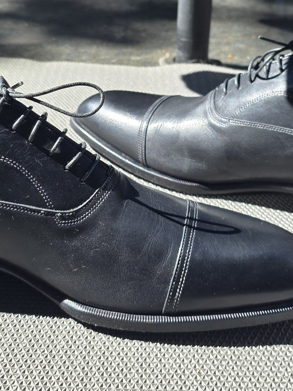 Santoni Black Leather Cap-Toe Oxford Dress Shoes